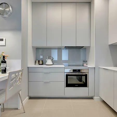 Luxury Voyage + Extra Bikes *